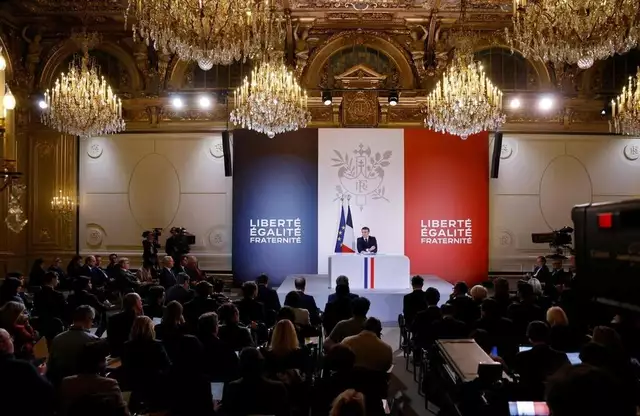 Emmanuel Macron en conférence de presse depuis l’Élysée, mardi 16 janvier 2024. LUDOVIC MARIN / AFP